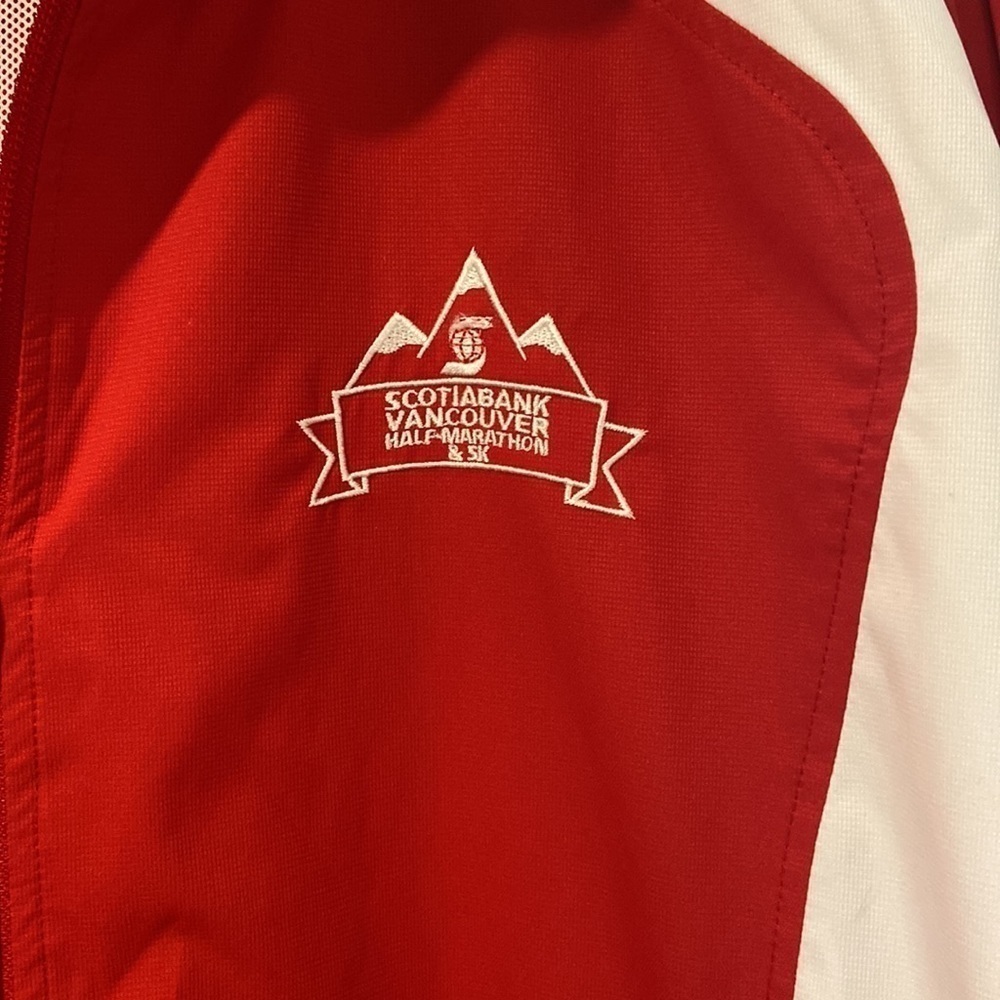 ASICS Windbreaker - Picture 4 of 9